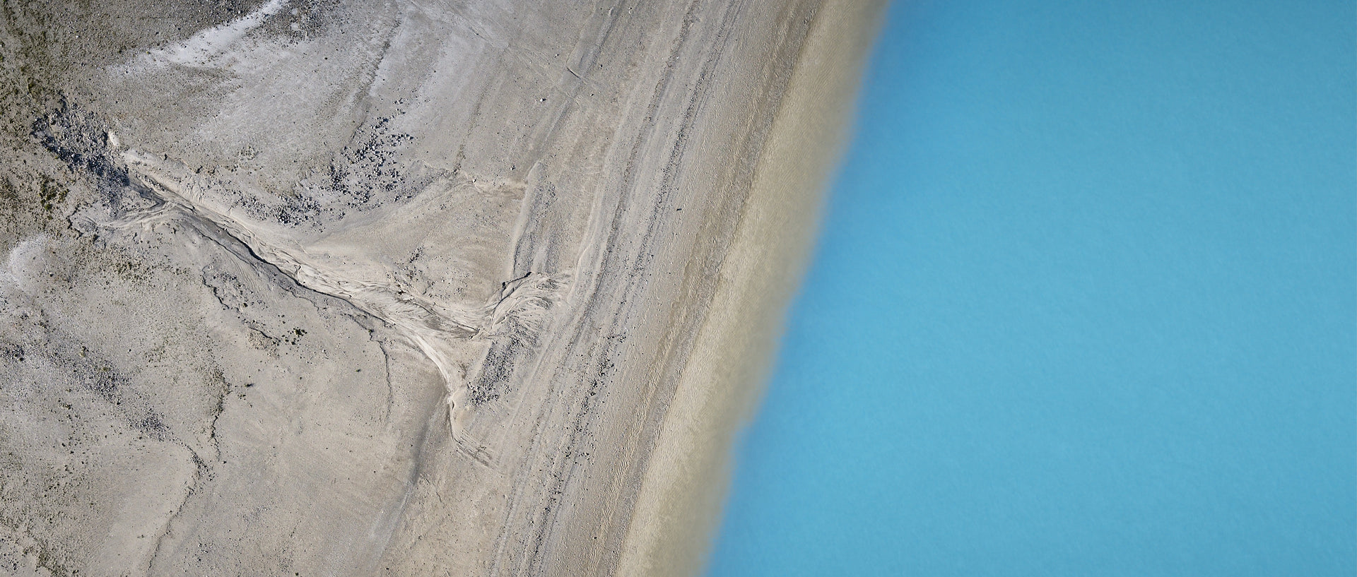 Basic image – ready for print or licensing.