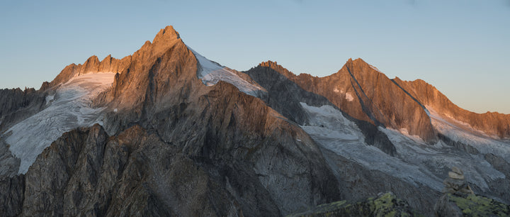 Basic image – ready for print or licensing.