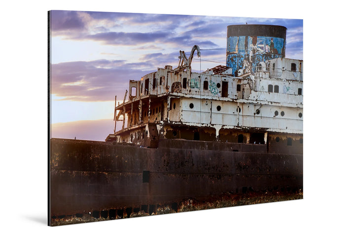 Rusting abandoned ship under a blue and purple cloudy sky at sunset. - 45 x 30cm / Photo hinter Acrylglas / Unframed