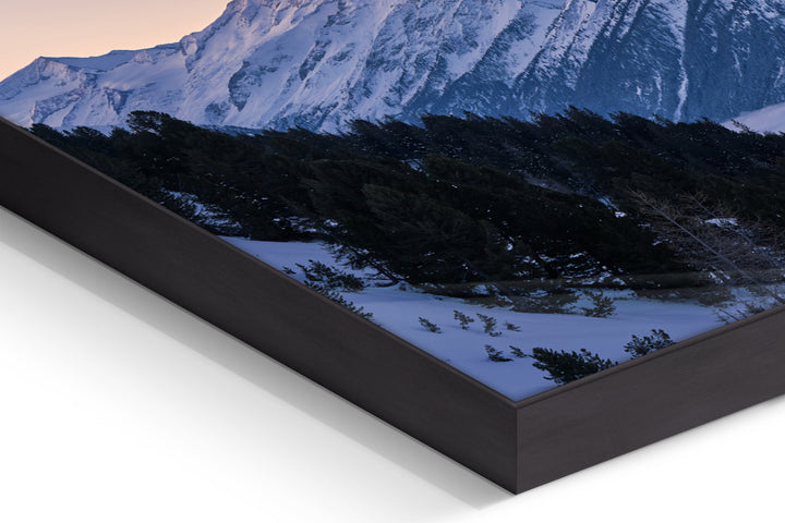 Close-up of black-framed Hohe Tauern winter mountain panorama with snow and twilight sky. - 90 x 38 cm / Photo hinter Acrylglas / Unframed